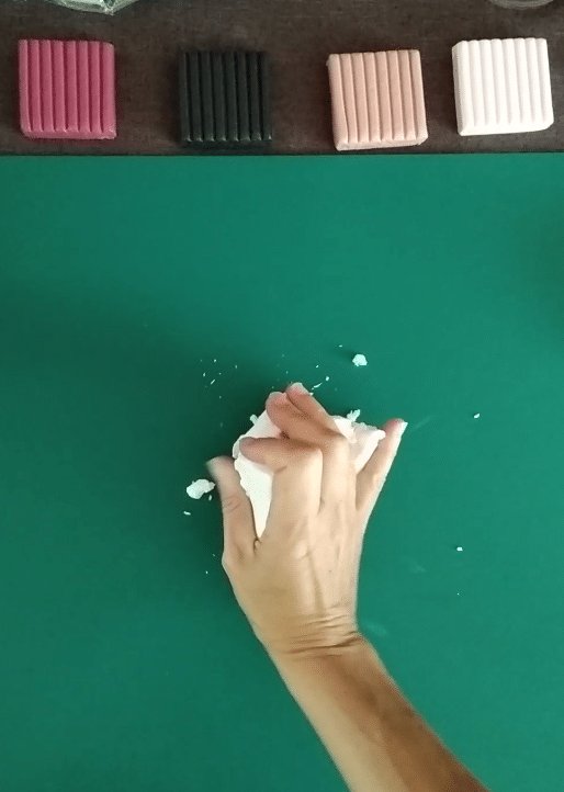 Pétrissage pâte Fimo Pétrissage pâte Fimo