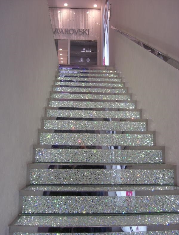 Effet pailleté lumineux dans ces escaliers