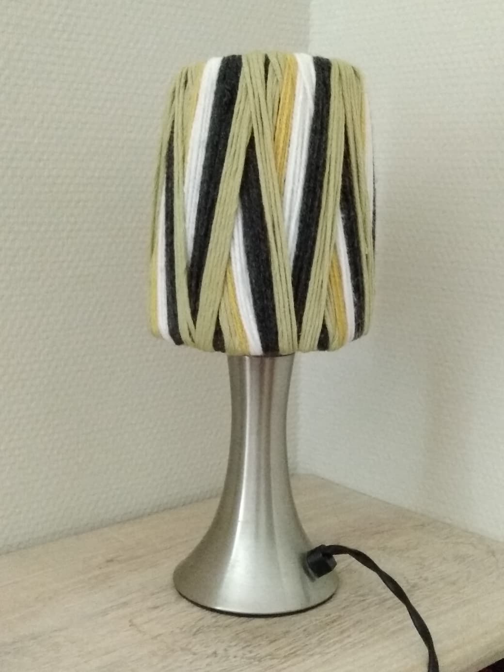 Lampe à poser vintage laine DIY