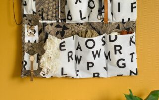 Rangement mural à poches en tissu diy